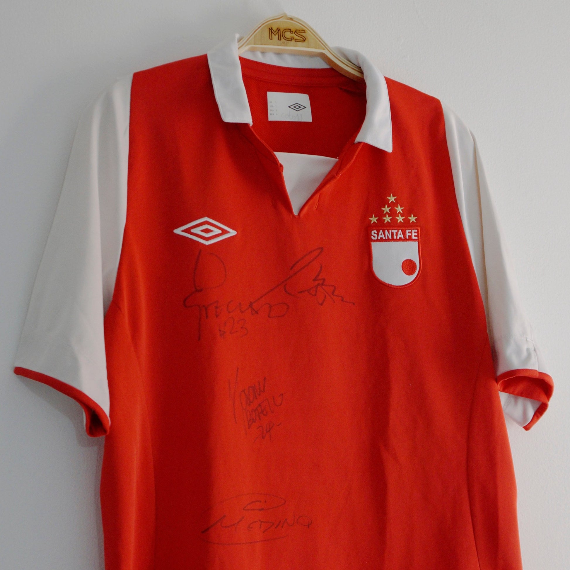 camiseta de futbol firmada